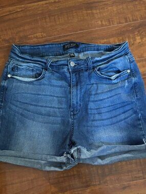 Judy Blue Medium Wash Rolled Hem Denim Shorts